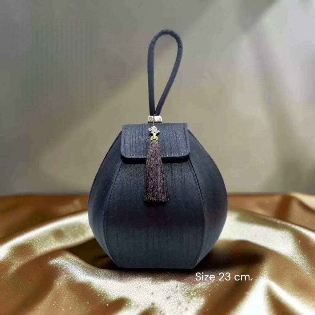 Thai Fabric Handbag, Luxury Thai Brocade Purse, Elegant Wristlet Bag, Handmade Evening Bag, Traditional Thai Pattern Clutch, Gift for Women